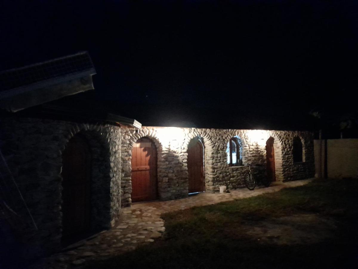Windmill Shkodra Gesthouse Camping & Grill Экстерьер фото